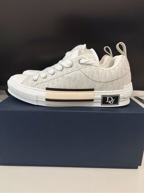 Dior White Cream Canvas Low-Top Sneakers